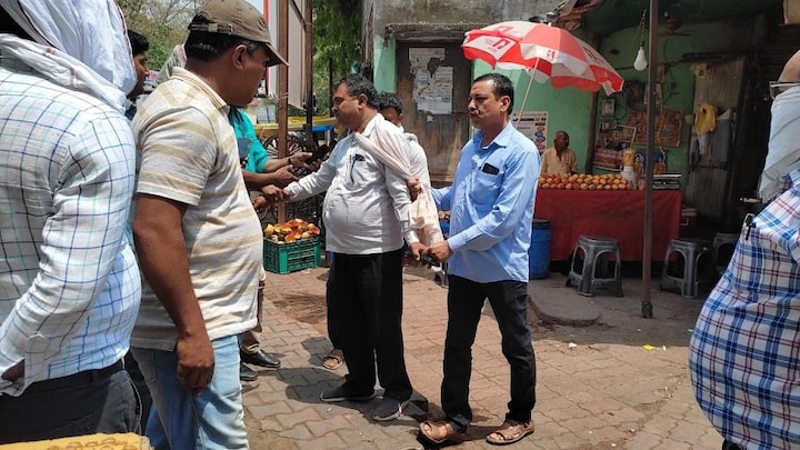 बांदा में ACB ने कानूनगो को टीचर से रिश्वत लेते रंगे हाथ पकड़ा UP Tak