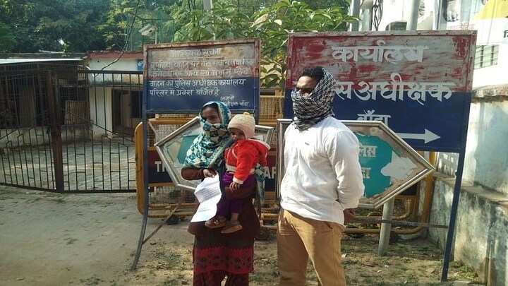 पत्नी का आरोप, दहेज में 5 लाख नहीं मिले तो पति ने दिया तीन तलाक, पीटकर घर से निकाला UP Tak