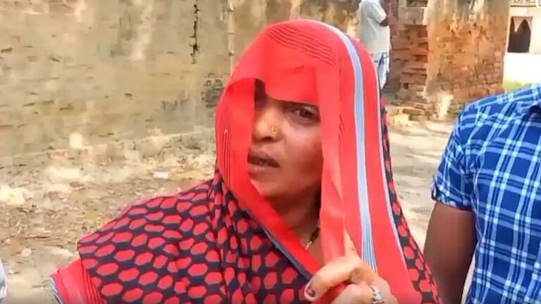 भदोही: घर से शौच के लिए निकली किशोरी, 14 दिन बाद कुएं में बोरे के भीतर मिला शव UP Tak