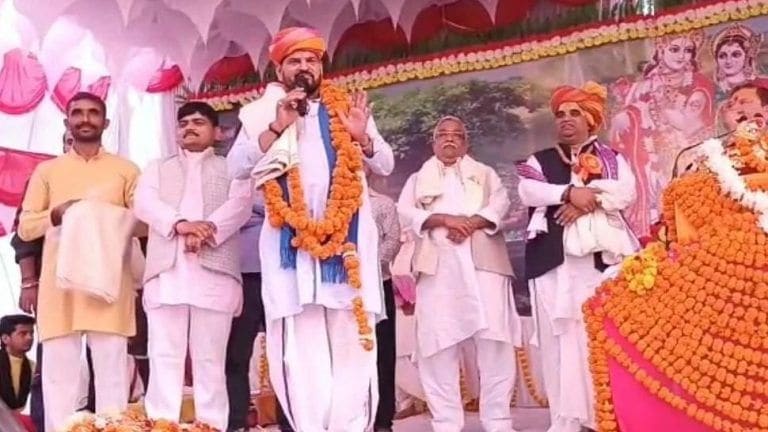 BJP सांसद बृजभूषण शरण सिंह ने बाबा रामदेव के प्रोडक्ट पर उठाए सवाल, लोगों को दी ये सलाह UP Tak