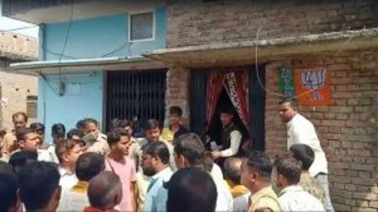 बीजेपी सरकार बनने पर मिठाई बांटने से नाराज पट्टीदारों ने की मुस्लिम युवक की पिटाई, मौत UPTak