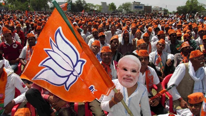 UP: चुनावी जीत पर उत्सव के दौरान BJP समर्थकों पर ‘पथराव’ के आरोप में तीन गिरफ्तार UP Tak