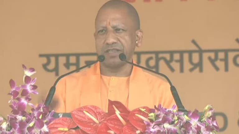 UP में हर परिवार के एक व्यक्ति को नौकरी-रोजगार के लिए सीएम योगी ला रहे योजना, जानिए डिटेल UPTak