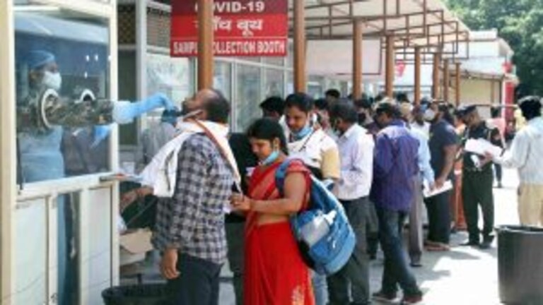 नोएडा में फिर फूटा कोरोना बम! बीते 24 घंटों में सामने आए इतने मामले UP Tak