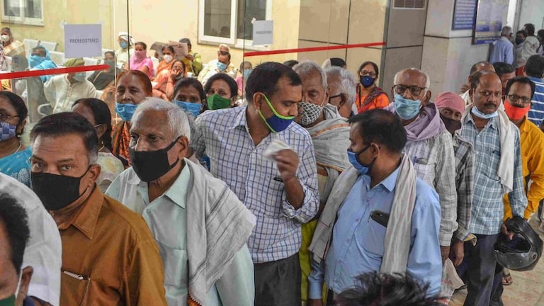 कोरोना वैक्सीनेशन: इस मामले में कई राज्यों से पीछे चल रहा UP, आंकड़ों से समझिए UP Tak