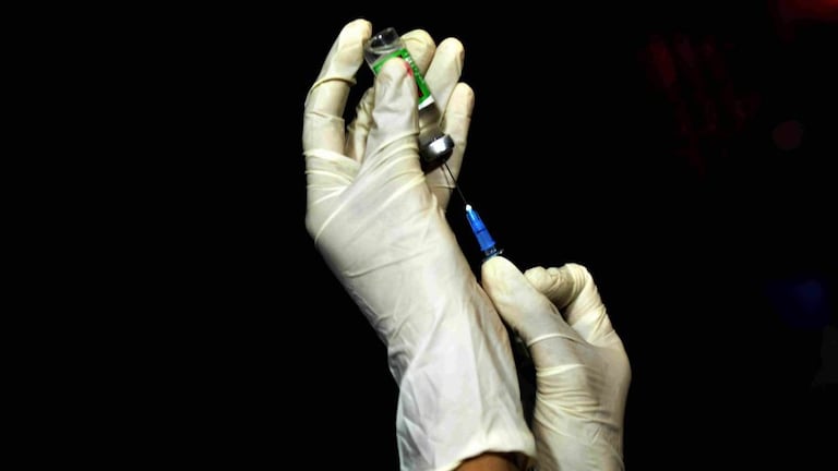 UP ने COVID वैक्सीनेशन में तोड़ा अपना ही रिकॉर्ड, लगाईं एक दिन में 33 लाख से अधिक डोज UP Tak