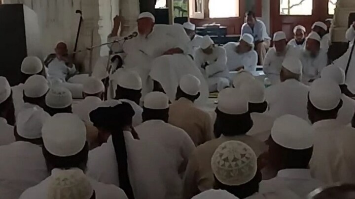 सहारनपुर: मदरसों में सर्वे पर देवबंद में हुई मीटिंग, मदनी ने कहा- सर्वे का विरोध नहीं UP Tak