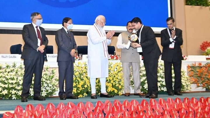 वाराणसी के DM कौशल राज समेत 13 IAS अफसरों का तबादला, 20 PCS अधिकारियों के भी ट्रांसफर UP Tak