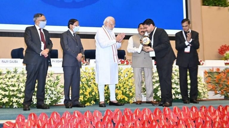 वाराणसी के DM कौशल राज समेत 13 IAS अफसरों का तबादला, 20 PCS अधिकारियों के भी ट्रांसफर UP Tak