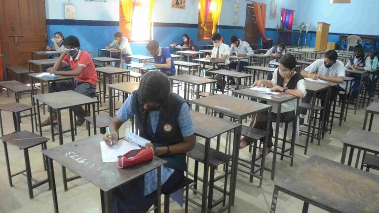 इस गणित से यूपी में प्राइवेट स्कूलों की फीस बढ़ाई जाएगी, संस्थान हुए खुश, मगर अभिभावक मायूस UP Tak