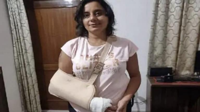 UP: जब एक्सप्रेसवे पर बदमाशों से भिड़ गए डॉक्टर दंपति, लुटेरों के प्लान को ऐसे किया असफल UP Tak