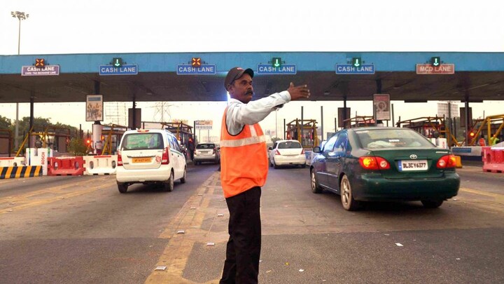 यूपी: यमुना एक्सप्रेस-वे का सफर बुधवार मध्यरात्रि से होगा महंगा, टोल दरें बढ़ीं, जानिए UP Tak