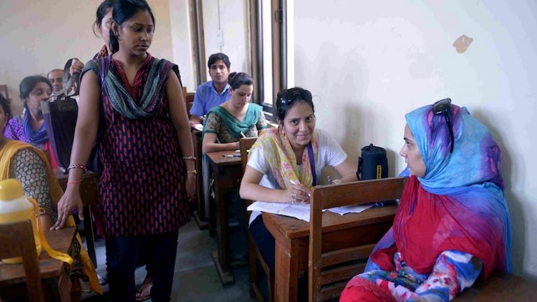 UP: महिलाओं के लिए सरकारी नौकरी पाने का सुनहरा अवसर, मुख्य सेविका भर्ती शुरू,डिटेल्स जानें UP Tak