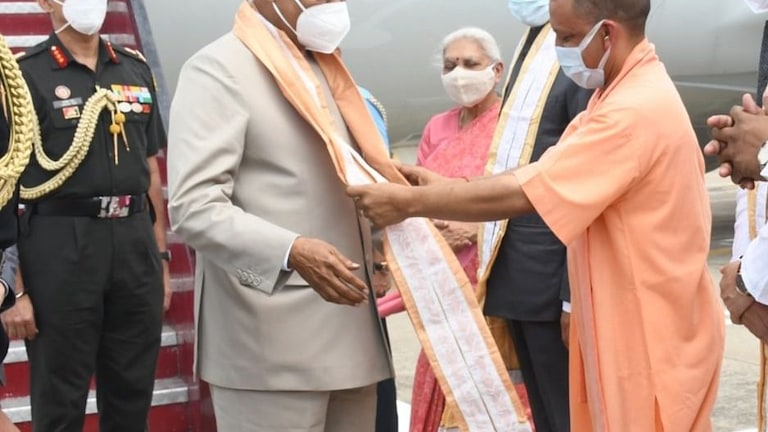 यूपी के चार दिवसीय दौरे के बाद राष्ट्रपति कोविंद वापस लौटे, राज्यपाल-सीएम ने दी विदाई UP Tak