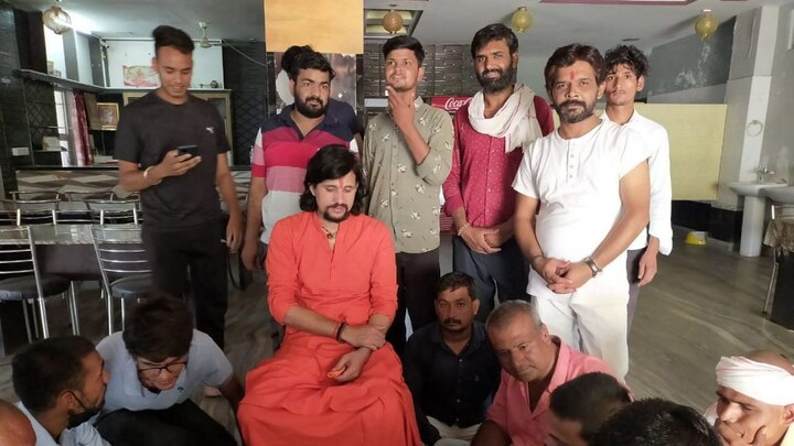 नरेंद्र गिरि डेथ केस में आरोपी अशोक चोटिया उर्फ आनंद गिरि की कहानी UP Tak