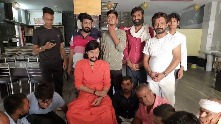 नरेंद्र गिरि डेथ केस में आरोपी अशोक चोटिया उर्फ आनंद गिरि की कहानी UP Tak