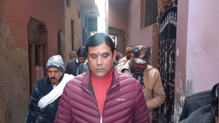 घर में घुसे फर्जी आदमी को वहीं मार डालो…भाजपा विधायक ने दिया विवादित बयान, वीडियो वायरल UP Tak