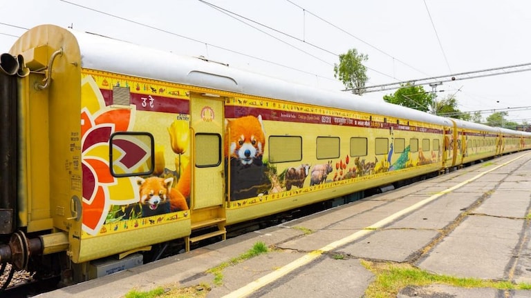 प्रयागराज: कोहरे में भी नहीं थमेगी ट्रेनों की रफ्तार, रेलगाड़ियों में लगी ये खास डिवाइस UP Tak