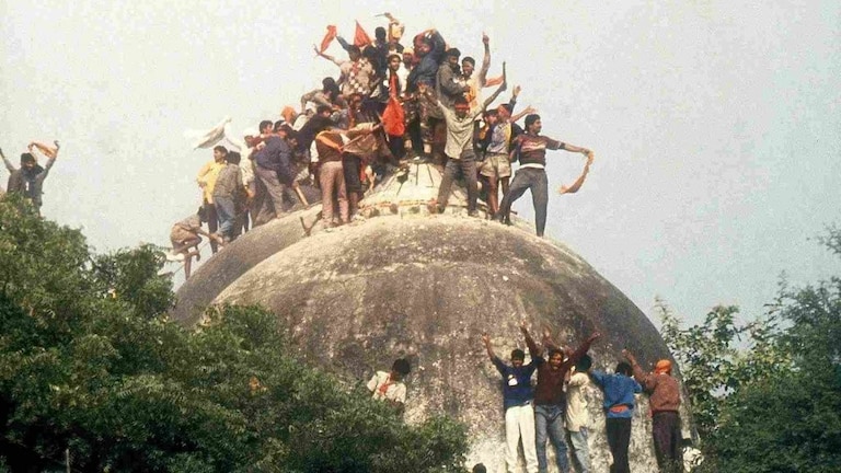6 दिसंबर 1992: जानें इस दिन की पूरी कहानी, जब ‘अयोध्या’ से बदल गई पूरे देश की राजनीति UP Tak