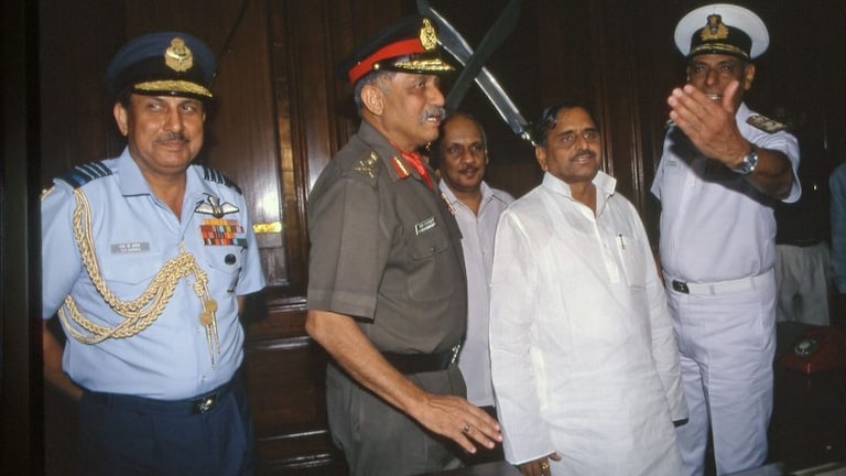 मुलायम सिंह ने बतौर देश के रक्षा मंत्री कौन-कौन से काम किए? उनके बड़े फैसले क्या थे? जानें UP Tak