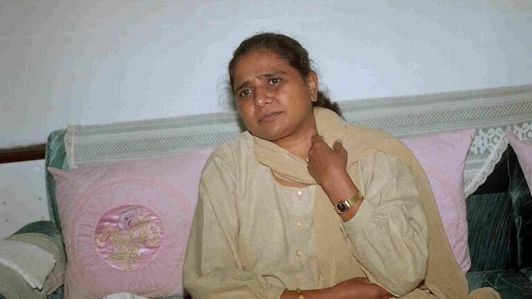 जब रात में दरवाजे पर हुई दस्तक और बदल गई ‘किस्मत’, किस्सा मायावती का UP Tak