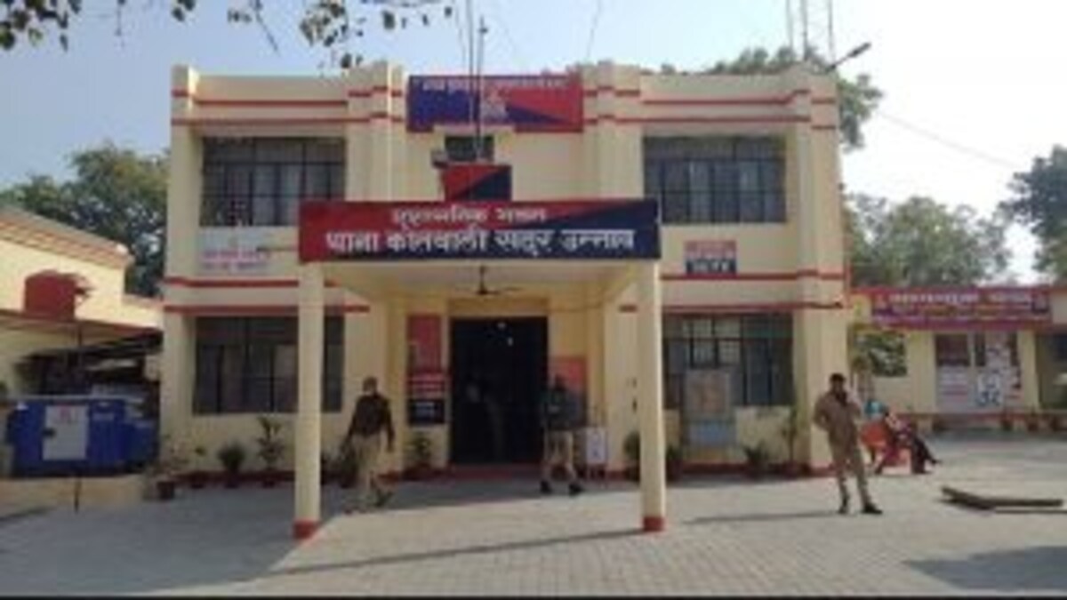 उन्नाव: युवती ने पिता पर शारीरिक शोषण का लगाया आरोप, कहा- छोटी बहन पर भी थी नजर UP Tak