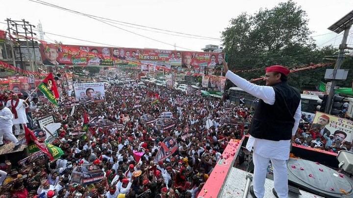 अखिलेश ने हाईटेक बस में निकाली ‘समाजवादी विजय यात्रा’, तस्वीरों में देखिए कैसा रहा जलवा UP Tak