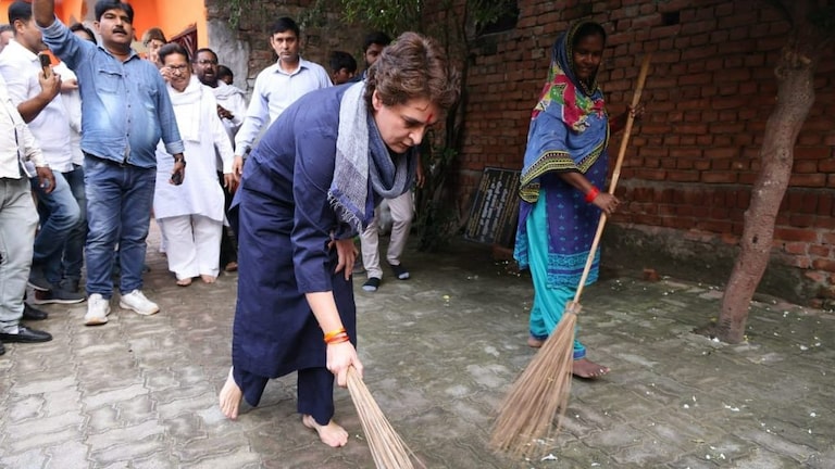 CM योगी के बयान के विरोध में प्रियंका ने फिर लगाई झाड़ू, कहा- ये स्वाभिमान का प्रतीक UP Tak