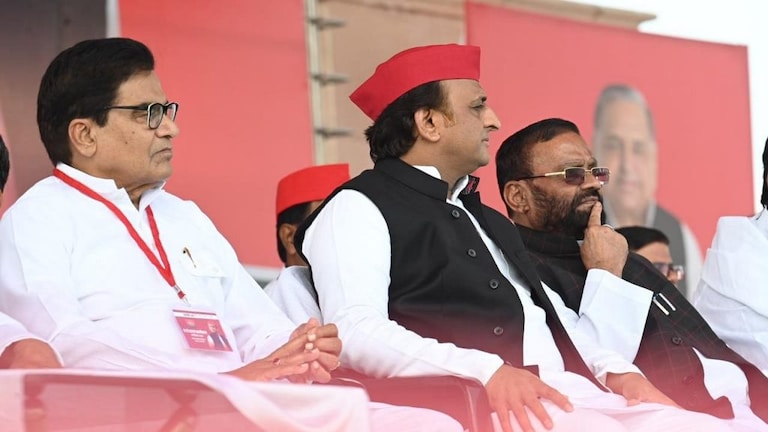 समाजवादी पार्टी के राज्य सम्मेलन में अखिलेश यादव बोले- ‘BJP को सिर्फ सपा ही हरा सकती है’ UP Tak