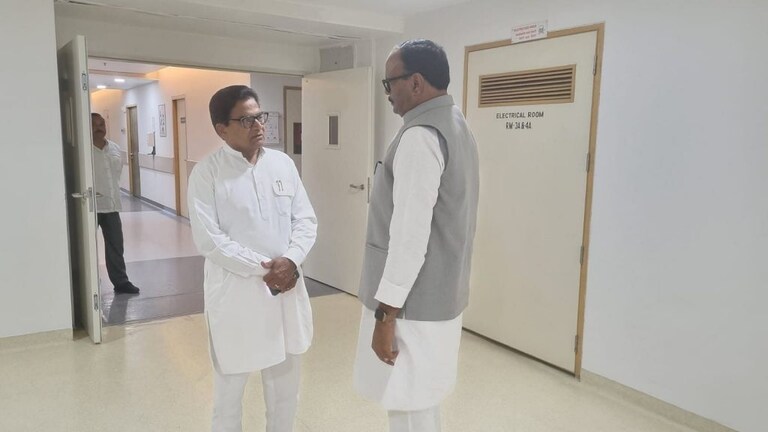 मेदांता पहुंचकर ब्रजेश पाठक ने मुलायम सिंह का कुशलक्षेम जाना, रामगोपाल से की मुलाकात UP Tak