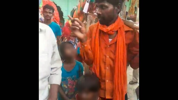 मुस्लिम महिलाओं ने रास्ते में चारपाई लगाकर कांवड़ियों को रोका, बुलानी पड़ी पंचायत UP Tak