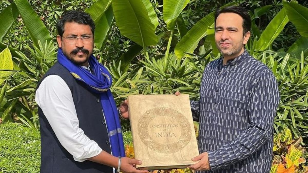 खतौली उपचुनाव: जयंत से मिले चंद्रशेखर, RLD प्रत्याशी मदन भैया को समर्थन देने का किया ऐलान UP Tak