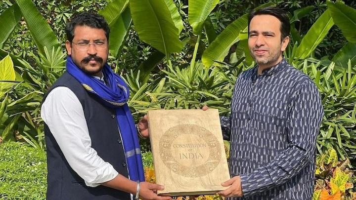 खतौली में जीत के बाद जयंत चौधरी और चंद्रशेखर के बीच हुई ये डील, कहा- साथ में मिलकर… UP Tak