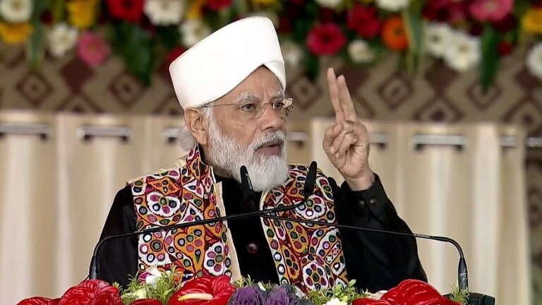 वाराणसी में PM मोदी बोले- ‘गाय की बात करना कुछ लोगों ने गुनाह बना दिया है’ UP Tak