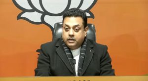 ”कार को BJP की गाड़ी के रूप में सजाया, फिर की गई तोड़फोड़”, BJP ने SP पर लगाए बड़े आरोप UP Tak