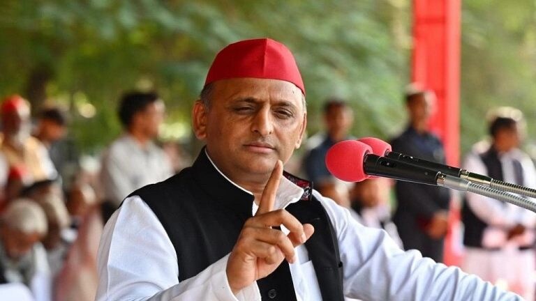 मैनपुरी उपचुनाव: डिंपल के लिए शिवपाल की विधानसभा में गरजे अखिलेश, बोले- BJP का इलाज कर दो UP Tak