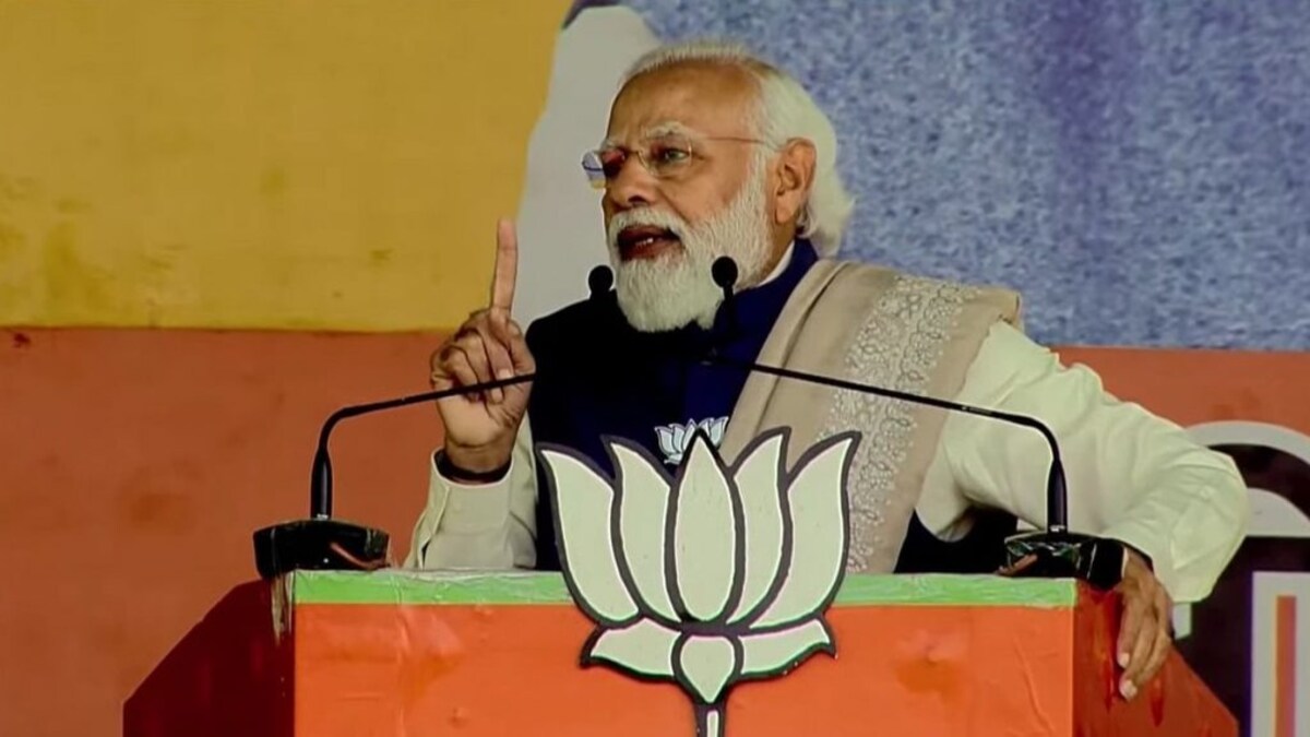 कोई मुस्लिम महिलाओं पर जुल्म ना कर सके, योगी की सरकार इसलिए भी जरूरी: PM मोदी UP Tak