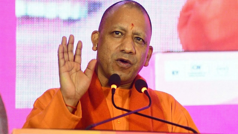 मुबंई में सीएम योगी बोले- UP के लोगों को अब वहां का निवासी होने पर गर्व महसूस होता है UP Tak