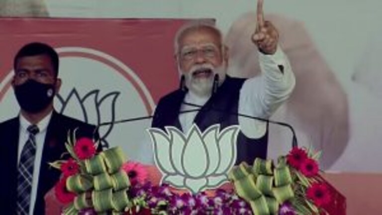 UP चुनाव: PM मोदी बोले- ‘आतंकी संगठनों पर प्रतिबंध लगाने तक के खिलाफ थी समाजवादी सरकार’ UPTak
