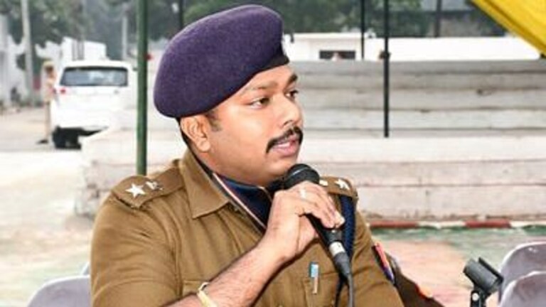 रामपुर के बाद चित्रकूट पुलिस के एनकाउंटर पर खड़े हुए सवाल, पूर्व SP समेत 14 पर केस दर्ज UP Tak