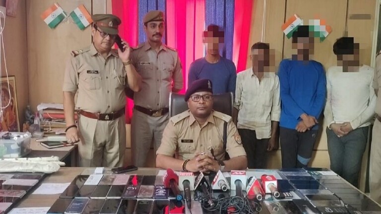 नोएडा: शोरूम का शटर काटकर मोबाइल फोन चोरी करने वाले चार बदमाश गिरफ्तार UP Tak