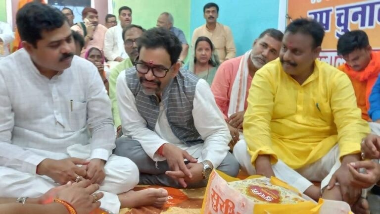 आजमगढ़ उपचुनाव: अखिलेश पर बरसे BJP प्रत्याशी निरहुआ, बोले- ‘जनता चाहती है इस बार कमल खिले’ UP Tak