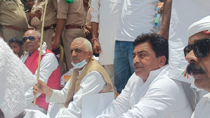 यूपी: राहुल गांधी के समर्थन में कांग्रेस कार्यकर्ता सड़क पर उतरे UP Tak