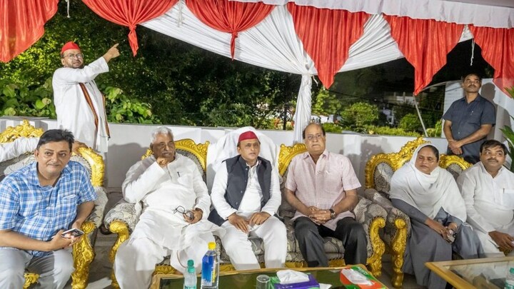 अखिलेश यादव ने किया सपा विधायकों के साथ डिनर, राष्ट्रपति चुनाव को लेकर बनाई ये रणनीति UP Tak