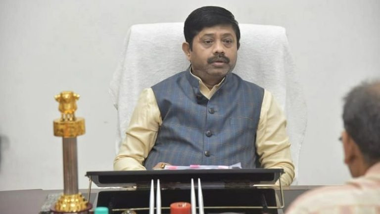 मंत्री नन्दी ने नोएडा विकास प्राधिकरण के प्रबंधक को किया निलंबित, इस कारण हुई कार्रवाई UP Tak