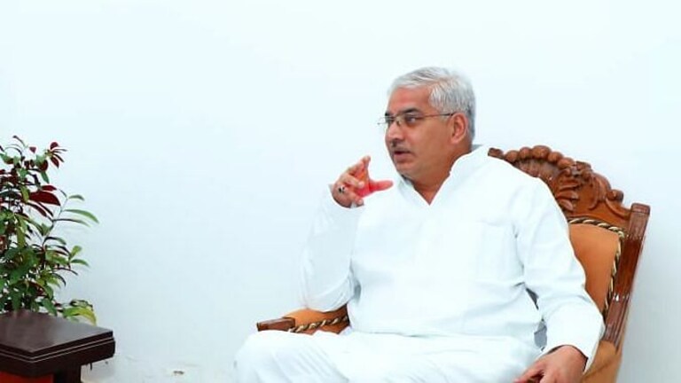 राज्य मंत्री मयंकेश्वर ने भरा 500 रुपये का अर्थदंड, आचार संहिता उल्लंघन का मुकदमा समाप्त UP Tak