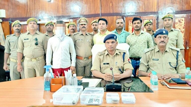 गोंडा: मुठभेड़ के बाद पुलिस ने दो लुटेरों को गिरफ्तार किया, एक घायल UP Tak