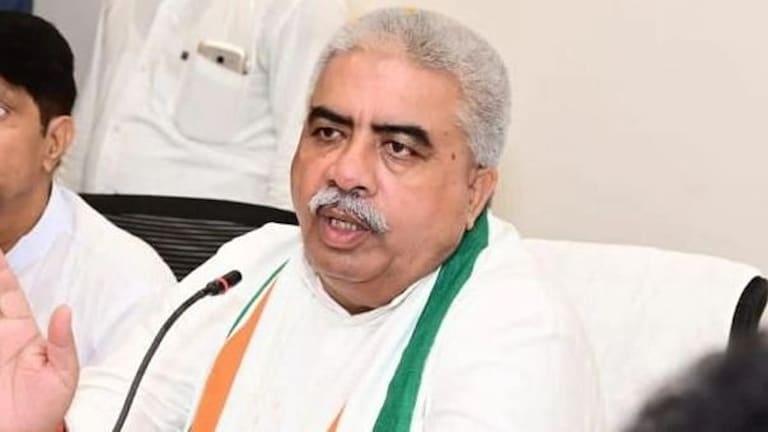 पत्रावली लेकर फरार होने के मामले में मंत्री राकेश सचान आए सामने, बोले- ये आरोप निराधार UP Tak