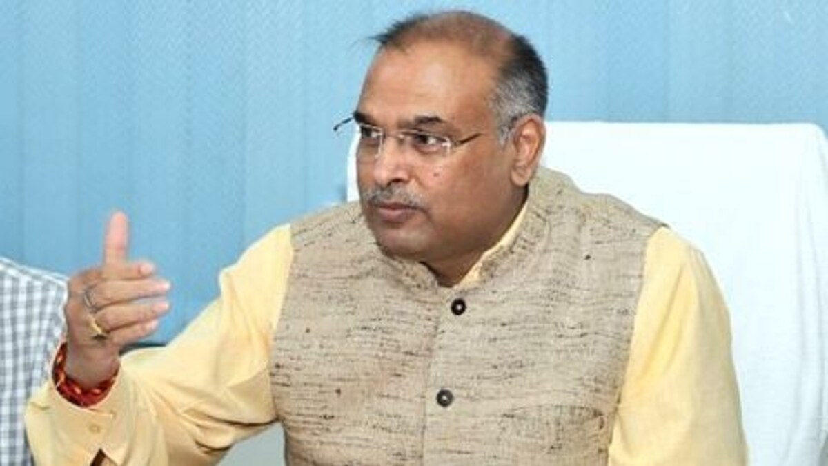 गिरफ्तारी से बचने के लिए अब सुप्रीम कोर्ट से राहत पाने की कोशिश में कुलपति विनय पाठक UP Tak