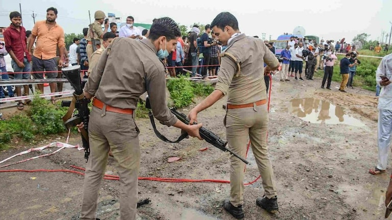 विकास दुबे एनकाउंटर: SC ने योगी सरकार को दी क्लीन चिट, जांच रिपोर्ट सार्वजनिक करने को कहा UPTak